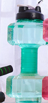 Grüne Hantelflasche aus Kunststoff, Wasserflasche, Fitnesszubehör, Sporttrinkflasche