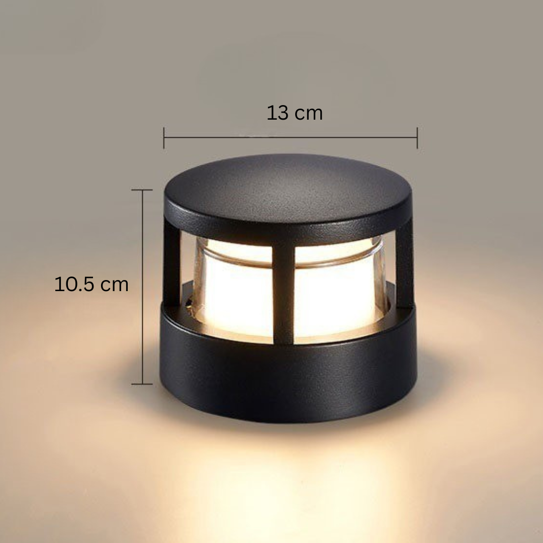 Rund lampa med slutet platt tak, med måttangivelser för bredd och höjd intill. 14
