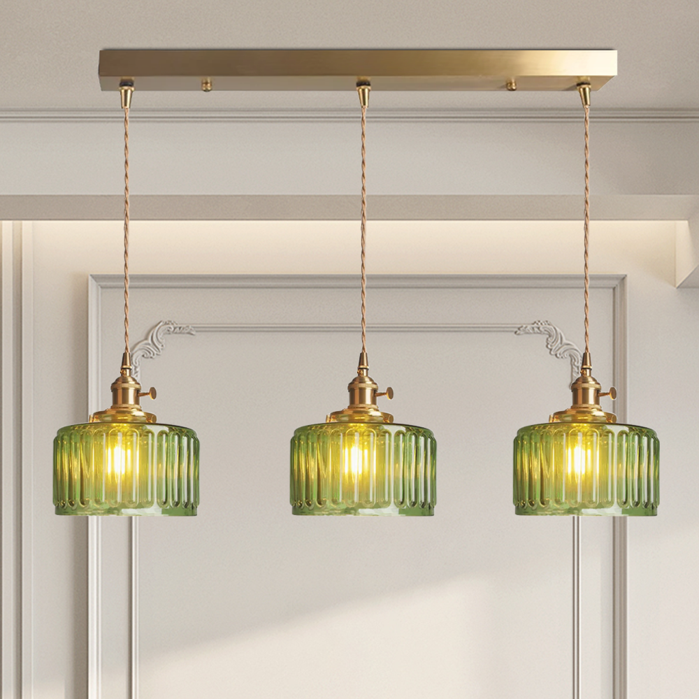 Grüne Glas-Pendelleuchte, dreiflammig, Messing, modern, Wohnzimmerbeleuchtung, elegant.