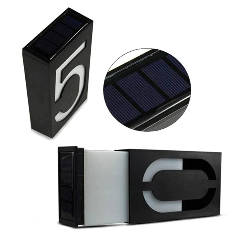 Belyst husnummer med solenergi - SolarSign