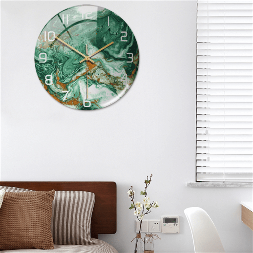 Grüne Wanduhr mit Marmor-Design, moderne Dekoration, Wohnzimmer, stilvoll, rund.