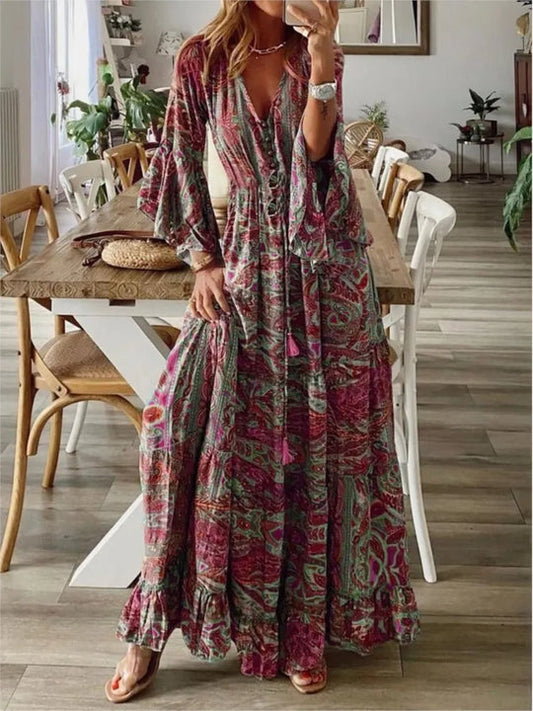 Boho-maxiklänning med flytande passform och detaljer – Amira
