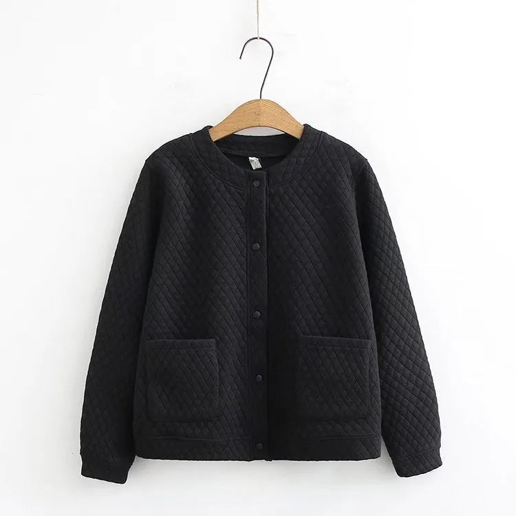 Schwarze gesteppte Jacke aus Baumwolle, Knopfleiste, zwei Taschen, Damenmode, elegant.