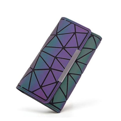 Lila geometrische Damen-Geldbörse, modisches Design, Kunstleder, modern und stilvoll.