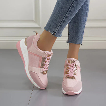 Damen Sneaker rosa, sportlich, bequem, modisch, Freizeit, Jeans, weißer Hintergrund.