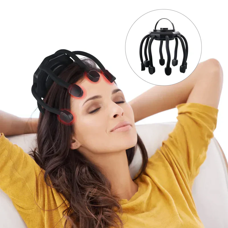 Frau mit schwarzem Kopf-Massagegerät, Entspannung, Stressabbau, Wellness, Selbstpflege.