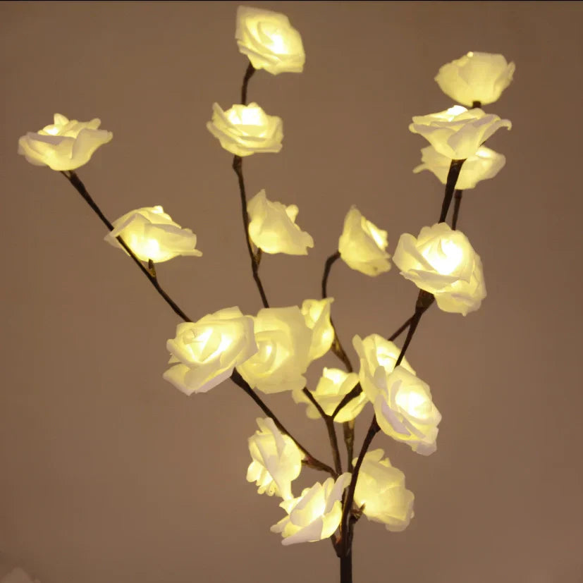 LED-Lichterkette Rosenblüten warmweiß, dekorative Beleuchtung, romantische Atmosphäre
