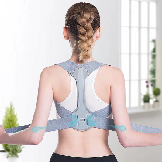Frau mit grauem Rückenstützgurt zur Haltungskorrektur, Fitness, Gesundheit, Rückenstütze.