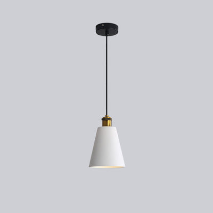 Moderne weiße Pendelleuchte, konische Form, Metall, für Wohnzimmer oder Esszimmer.