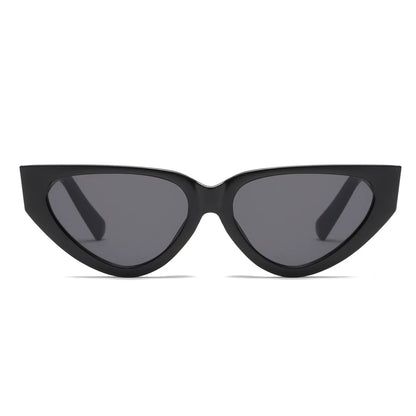 Schwarze Cat-Eye-Sonnenbrille, modisch, UV-Schutz, Damen-Accessoire.