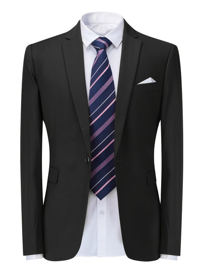 Schwarzer Herrenanzug mit weißem Hemd und gestreifter Krawatte, elegantes Business-Outfit.