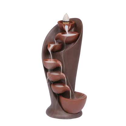 Handgefertigter Keramik-Räuchergefäß, Wasserfall-Design, braun, kreative Heimdekoration.