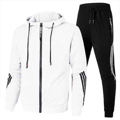 Weißer Hoodie und schwarze Jogginghose, Sportanzug, Herrenmode, Freizeitkleidung, Baumwolle.