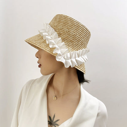 Flätad sommarhatt med veck och ränder – BreezyStripes