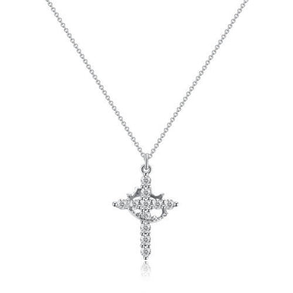 Halsband i silverfärg med korshänge, stenar och krona i mitten, visat som produktbild mot ljus bakgrund. 6
