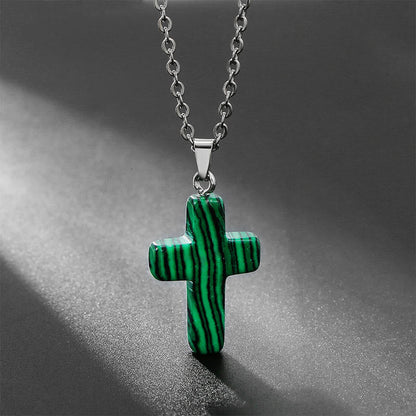 Grünes Kreuz-Anhänger aus Malachit mit silberner Kette, Schmuck für Damen und Herren.