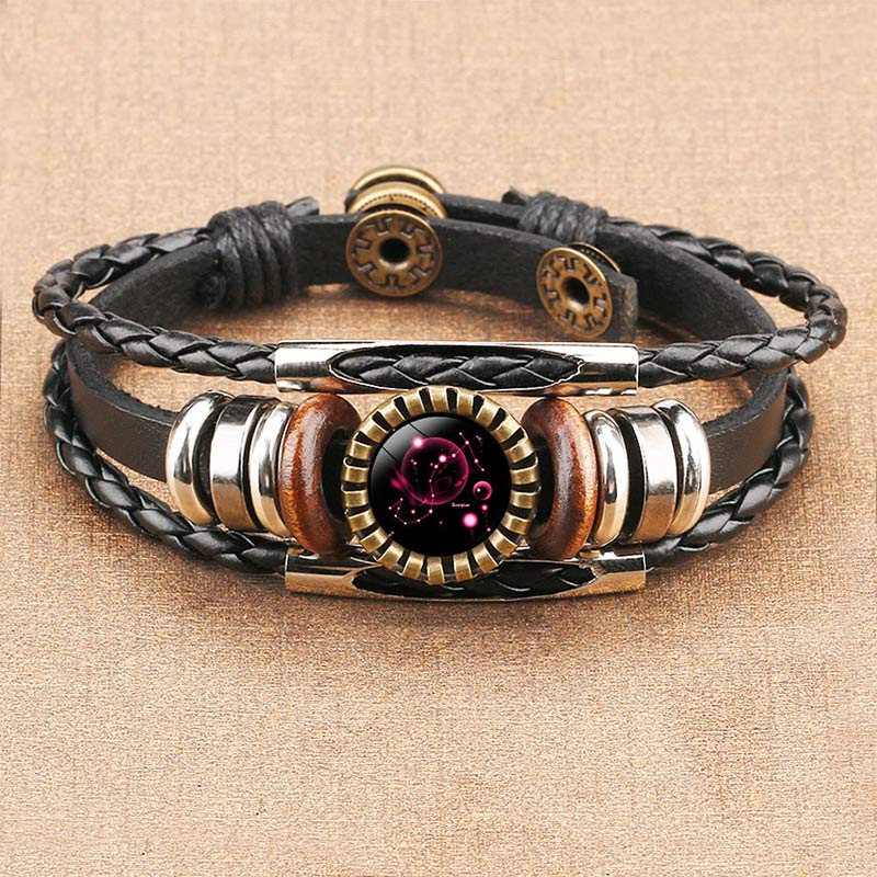 Schwarzes Lederarmband mit Zodiak-Anhänger, verstellbar, Vintage-Stil, Herren-Accessoire.