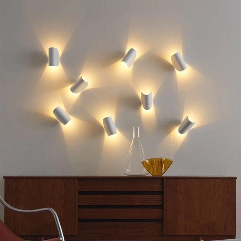 Moderne LED-Wandleuchten, weiß, energiesparend, Wohnzimmer, stilvolle Beleuchtung, Dekor.