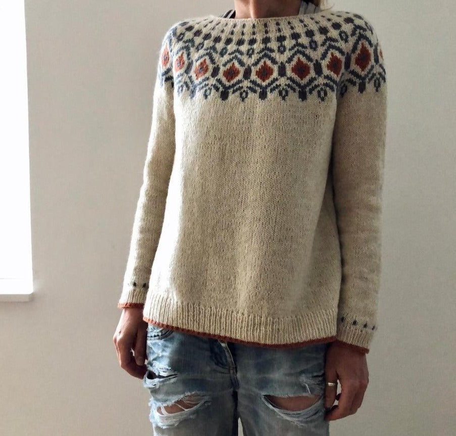 Beiger Strickpullover mit nordischem Muster, Damenmode, Winterkleidung, gemütlich, warm.