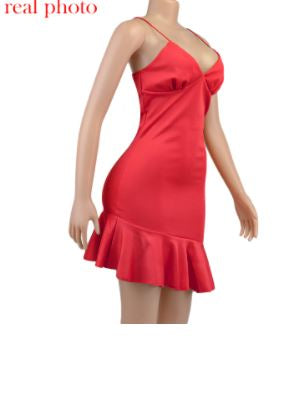 Rotes Satin-Kleid mit Rüschen, ärmellos, figurbetont, elegantes Abendkleid für Damen.