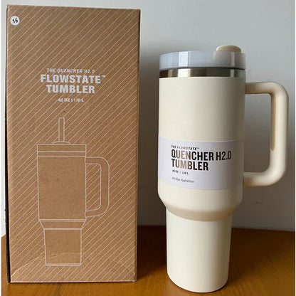 Beiger Thermobecher mit Griff, Edelstahl, 40 oz, Flowstate Quencher H2.0, ideal für unterwegs.
