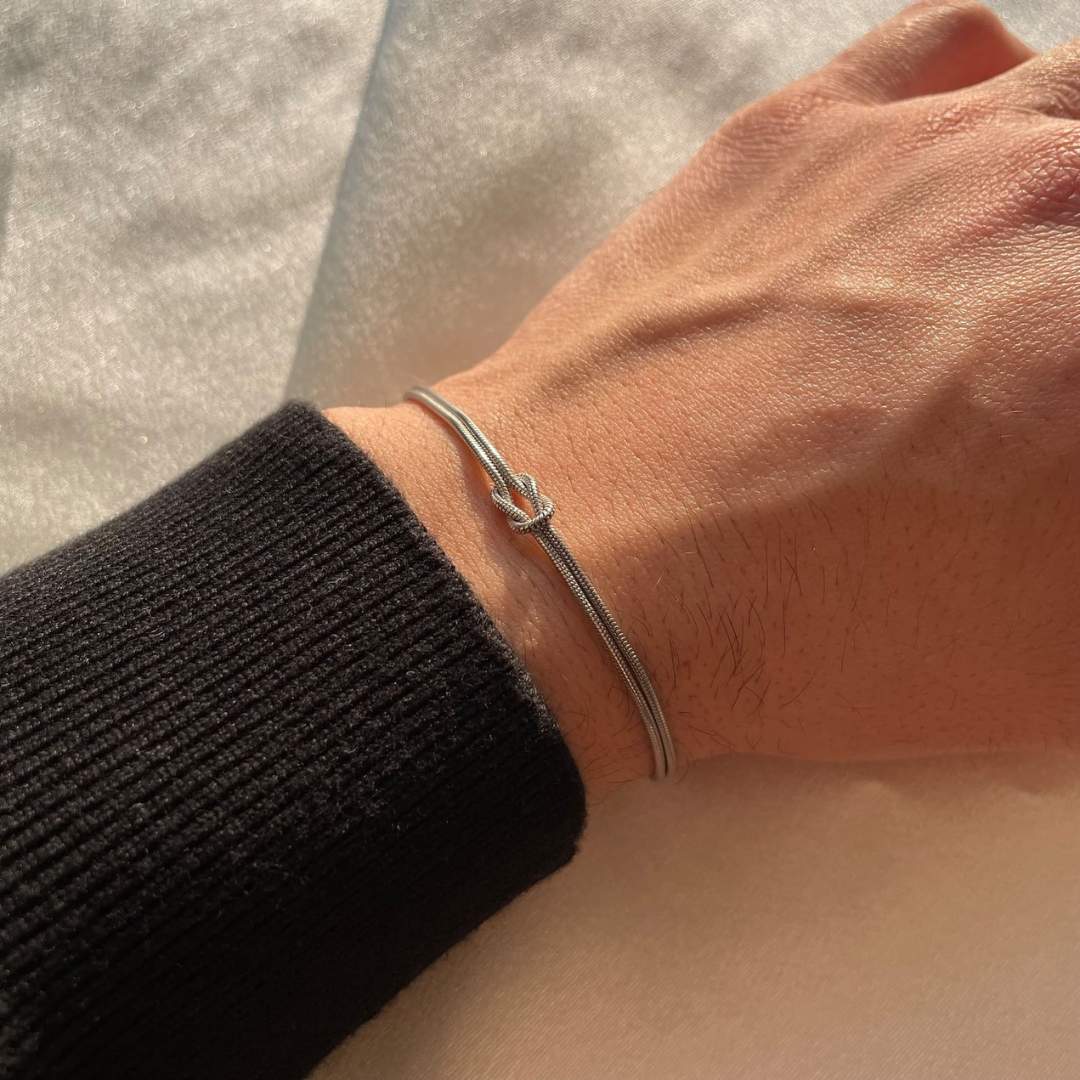 Minimalistiskt knutarmband – Elva