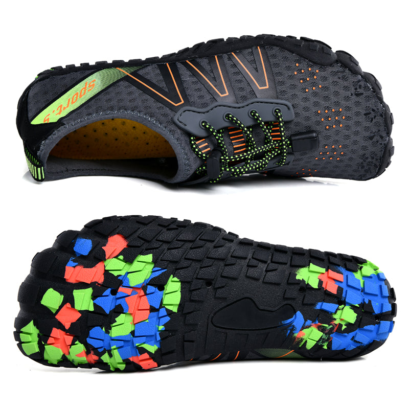 Grauer Barfußschuh mit bunter Sohle, atmungsaktiv, rutschfest, ideal für Outdoor-Aktivitäten.
