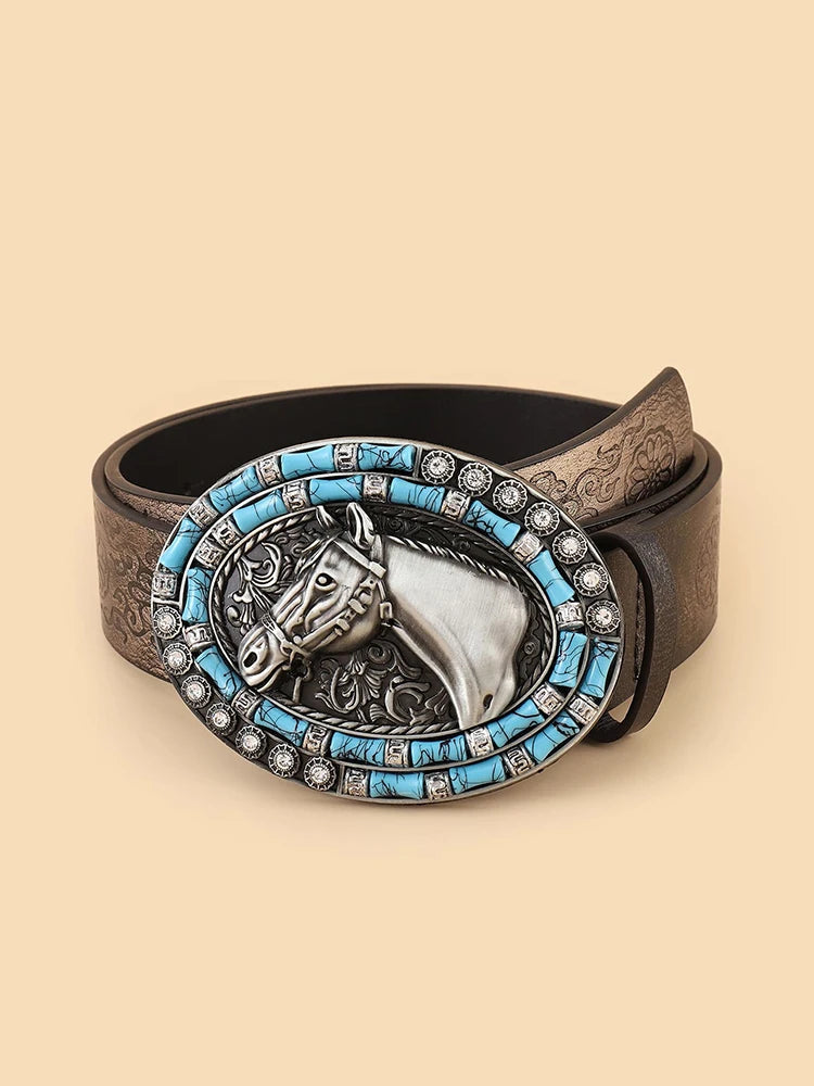 Brauner Ledergürtel mit silberner Pferdekopf-Schnalle, türkisfarbenen Steinen, Westernstil.