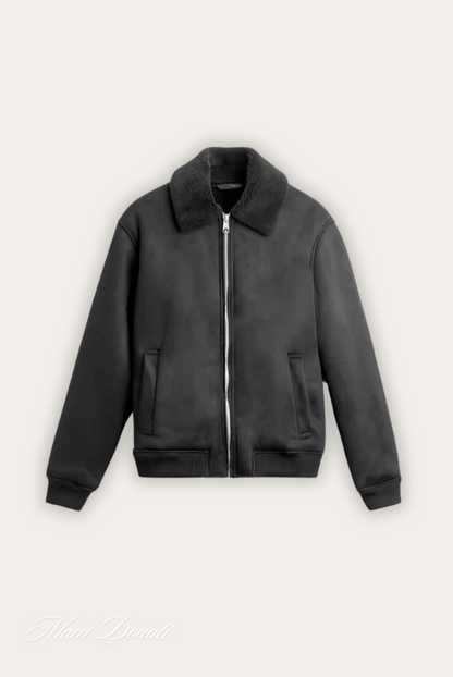 Schwarze Herren-Lederjacke mit Reißverschluss und Fellkragen, modisch und warm.