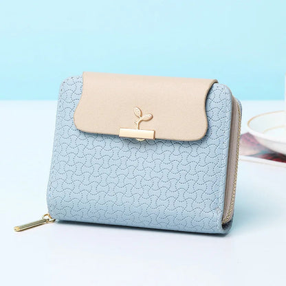 Blaue Damen-Geldbörse aus Leder mit beige Klappe, Reißverschluss, stilvolles Design.