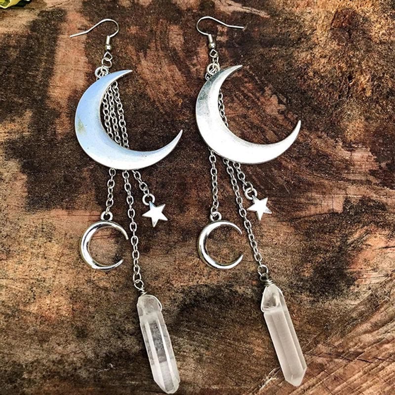 Silberne Mond-Ohrringe mit Sternen und Kristallen, Boho-Schmuck, handgefertigt, Damen-Accessoire.