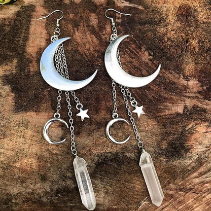Silberne Mond-Ohrringe mit Sternen und Kristallen, Boho-Schmuck, handgefertigt, Damen-Accessoire.