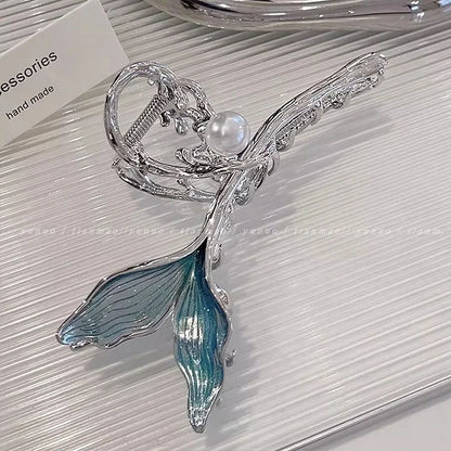 Silberne Haarspange mit Perle und blauen Blättern, handgefertigt, elegantes Accessoire.