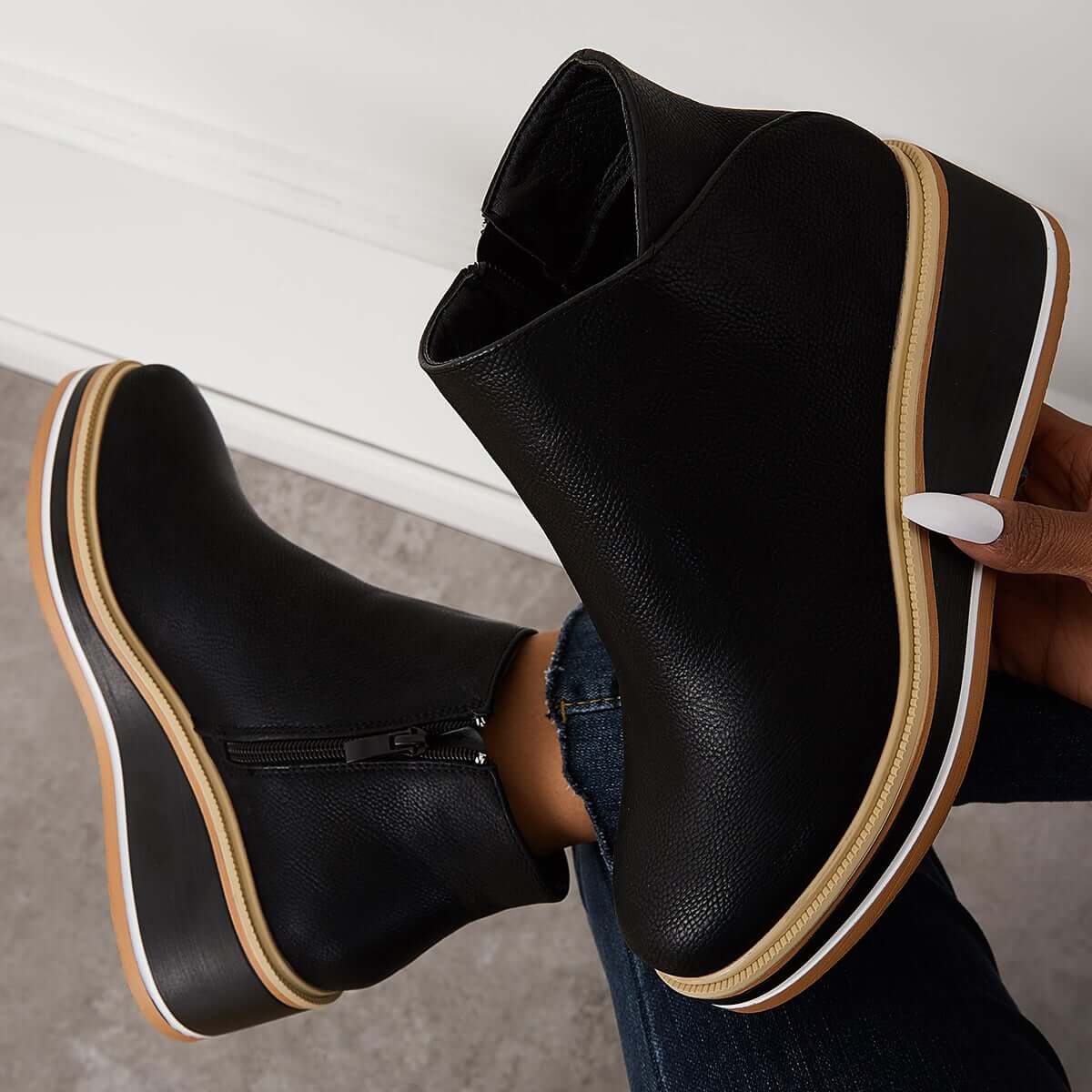 Höstliga trendiga damstövletter med dragkedja och plattform - Alessia