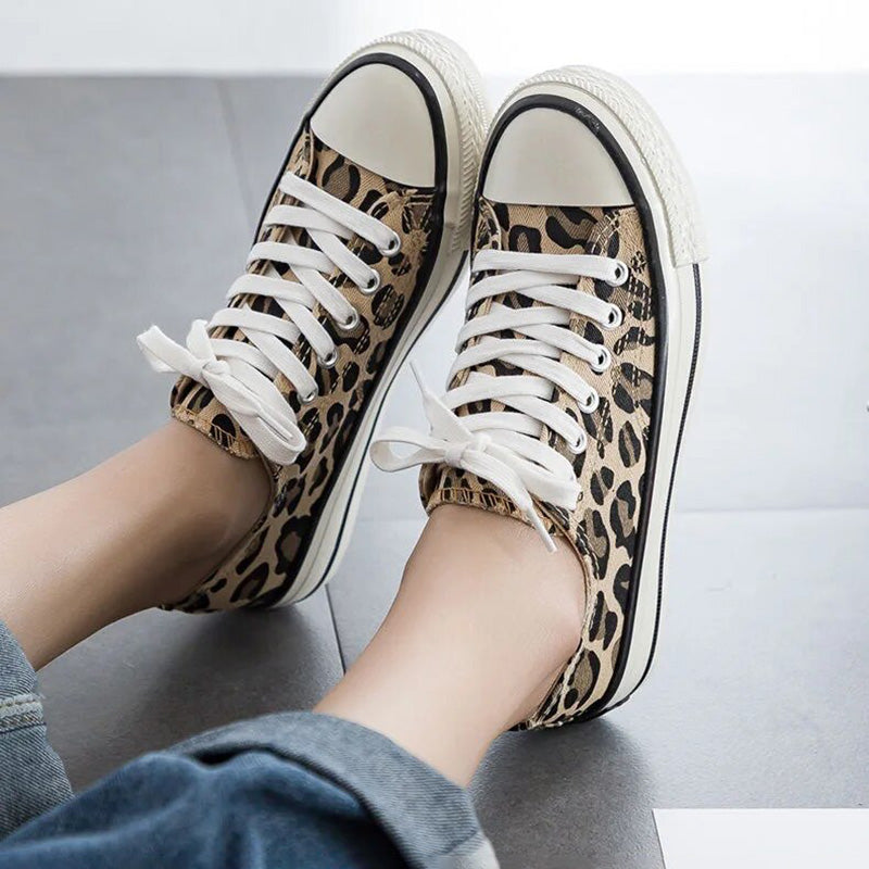 Stiliga leopardsneakers för damer – Savannah