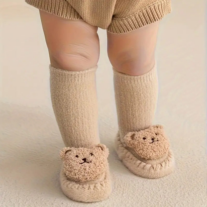 Barnens inneskor med strumpor med björnar – CozyBear