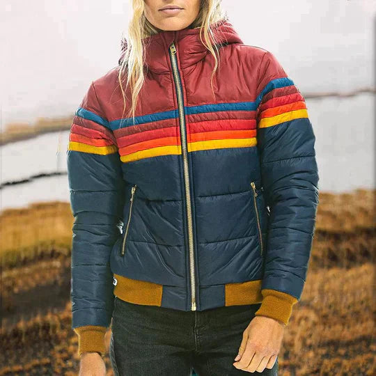 Färgglad quiltad jacka för damer med huva – Ylva