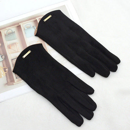 Schwarze Damenhandschuhe aus Leder, elegant, modisch, warm, Winteraccessoire, auf weißem Hintergrund.