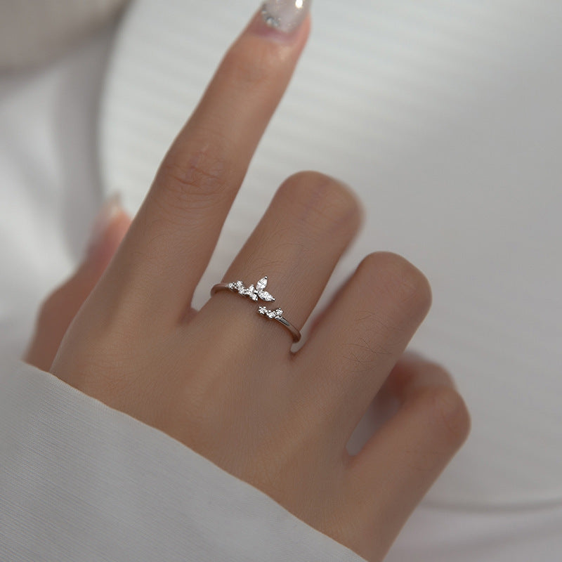 Damenring mit Schmetterlingsdesign, Silber, zierlich, elegant, Schmuck für Frauen.