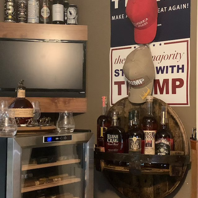 Bourbonwhisky-hyllsystem i ek – Oakspire