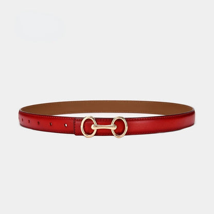 Roter Ledergürtel mit goldener Schnalle, modisches Accessoire für Damen.