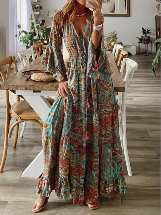 Boho-maxiklänning med flytande passform och detaljer – Amira