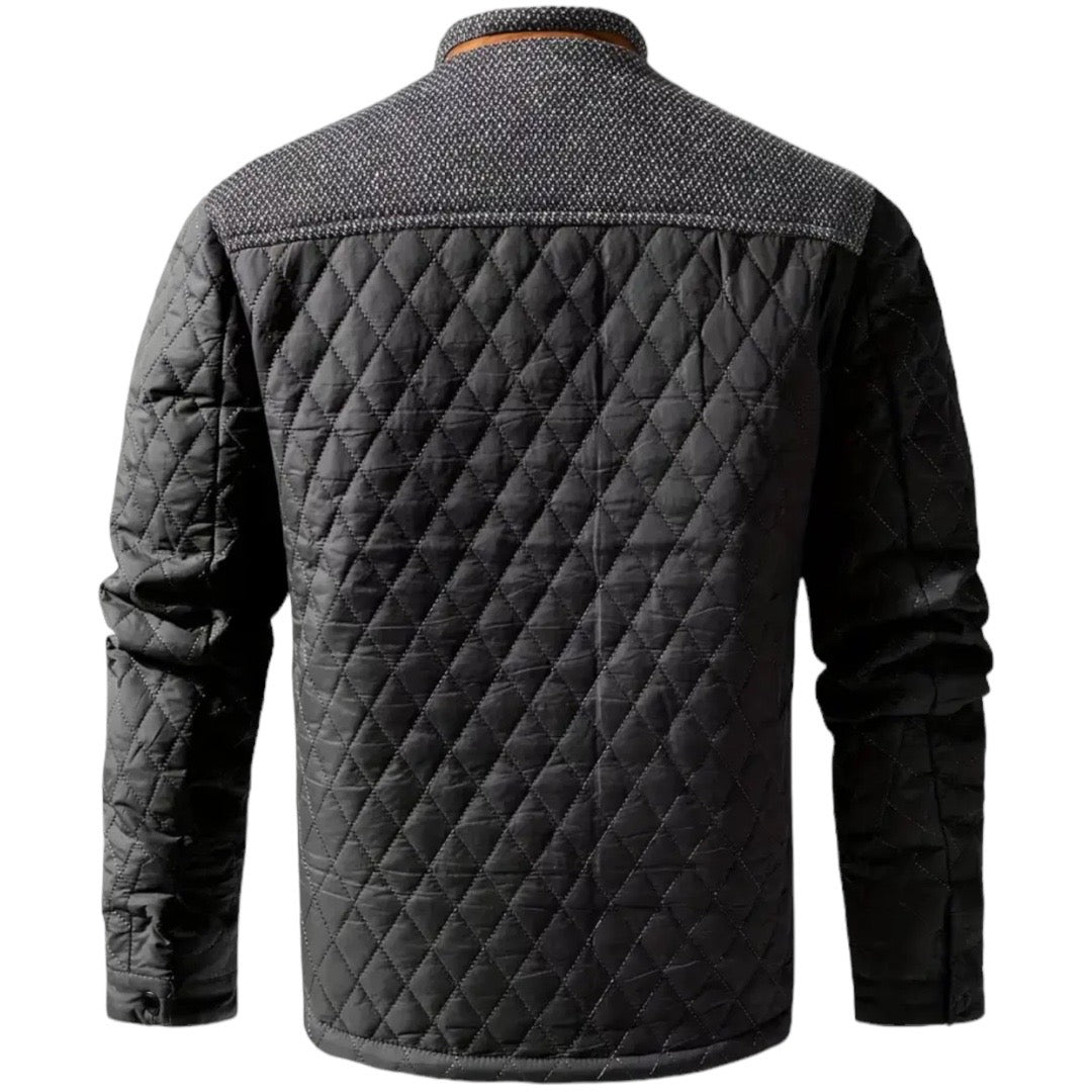 Schwarze gesteppte Jacke, Herrenmode, Rückansicht, Outdoor-Bekleidung, Herbst/Winter.