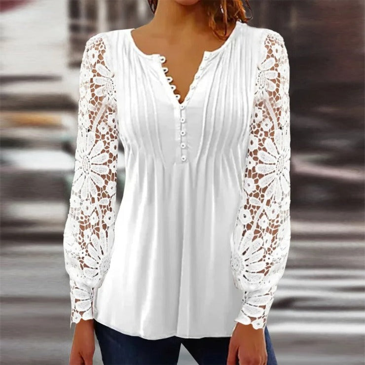 Weiße Damenbluse mit Spitzenärmeln, Knopfleiste, elegant, lässig, modisch, Baumwolle.