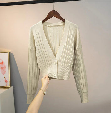 Beiger Strick-Cardigan mit V-Ausschnitt, Knöpfen, Damenmode, Herbstkleidung, elegant, bequem.