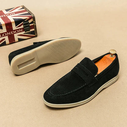 Schwarze Wildleder-Loafer für Herren, rutschfeste Sohle, elegantes Design, Freizeitschuh.