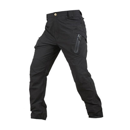 Schwarze taktische Hose, robustes Material, mehrere Taschen, Outdoor-Bekleidung, Herrenmode.