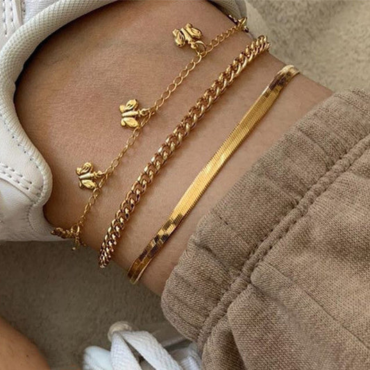 Goldene mehrschichtige Fußkettchen-Set, Schlangen- und Perlenketten, Damenmode, Schmuck.