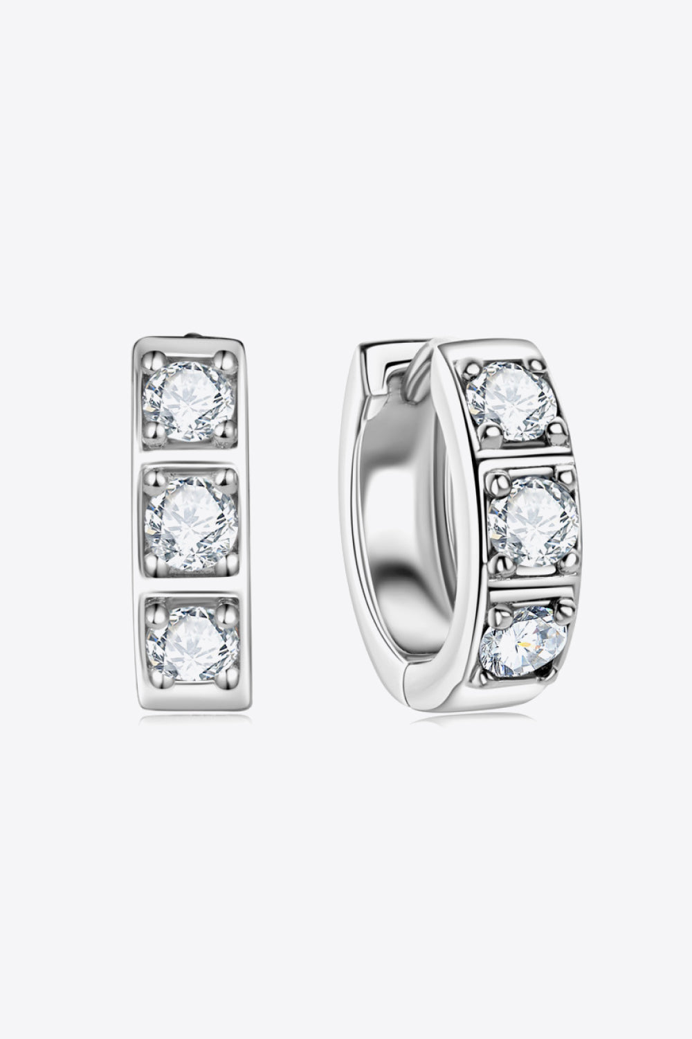 Silberne Creolen mit Zirkonia-Steinen, eleganter Schmuck, glänzend, modisch, Damen-Ohrringe.