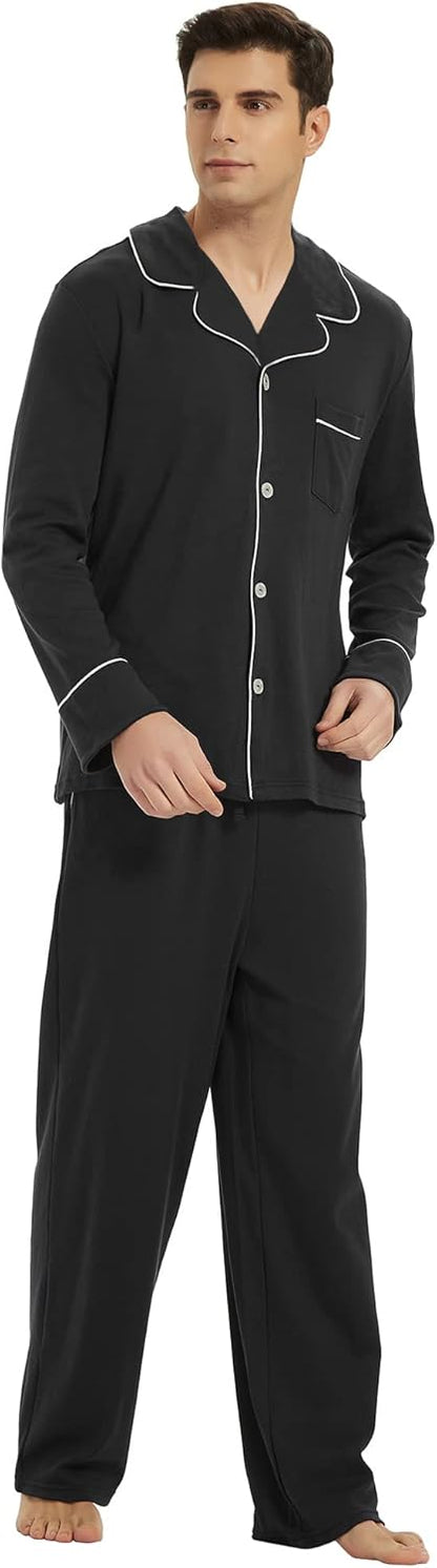 Schwarzer Herren-Pyjama aus Baumwolle, langärmelig, mit Knopfleiste und weißer Paspelierung.